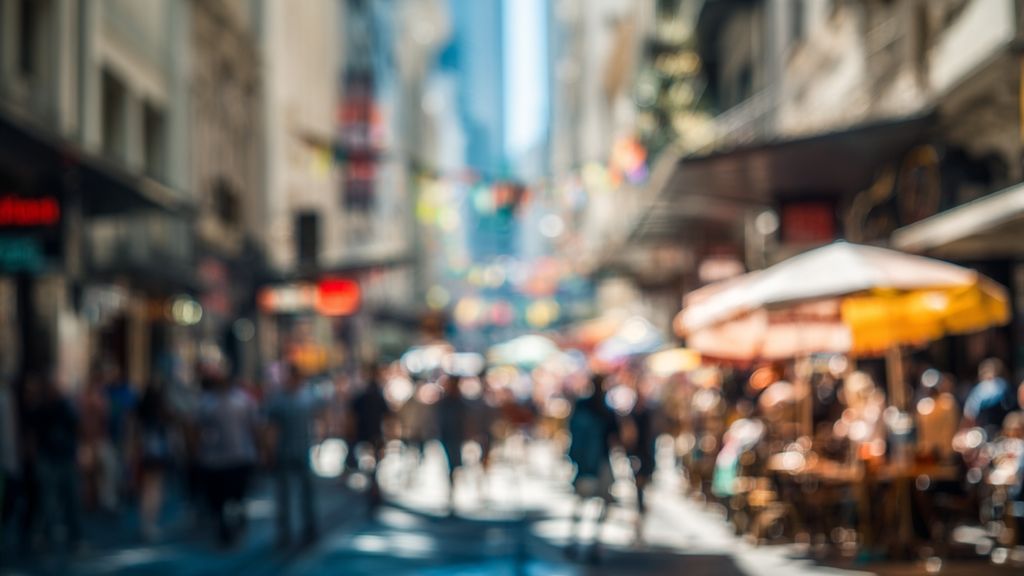 Est-il possible de conserver le nom commercial ou le site internet après la liquidation